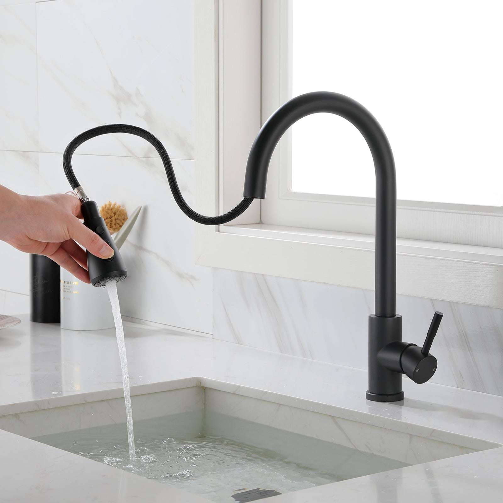 Kitchen Faucet with Pull Out Sprayer (by quicklify)